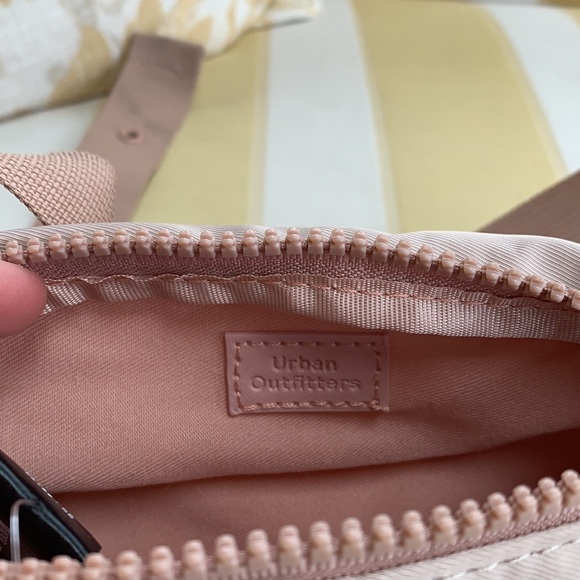 Urban Outfitters Fanny Pack - Picture 4 of 9